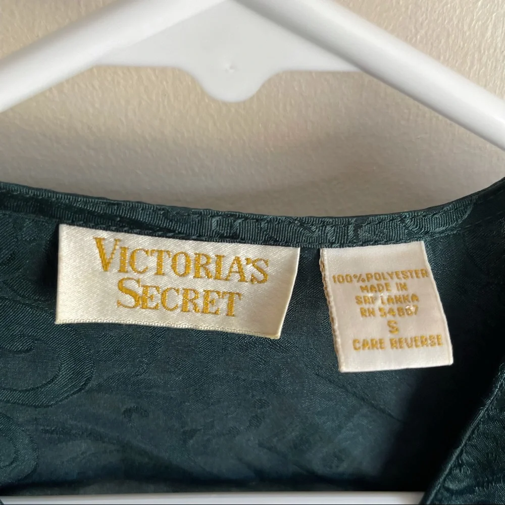 Vintage Victoria’s Secret Green Night Sleep Shirt Gold Label - Picture 2 of 5